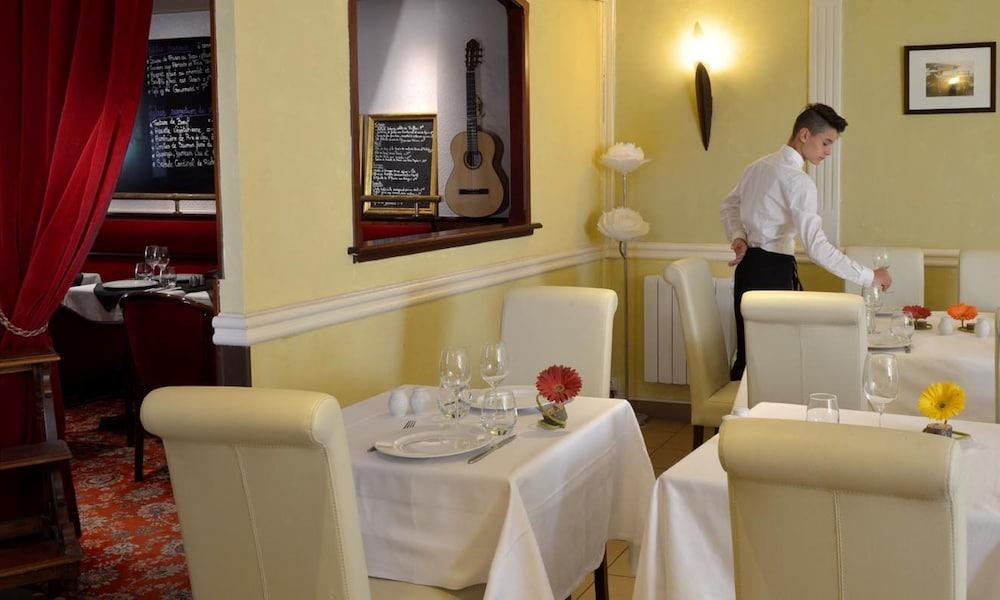 Hotel Le Plantagenet Chinon Exterior photo