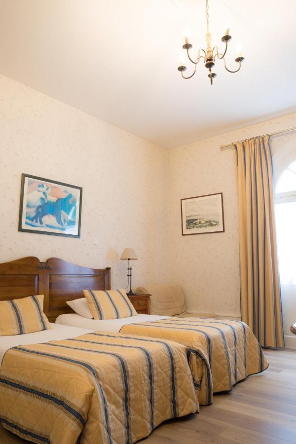 Hotel Le Plantagenet Chinon Exterior photo