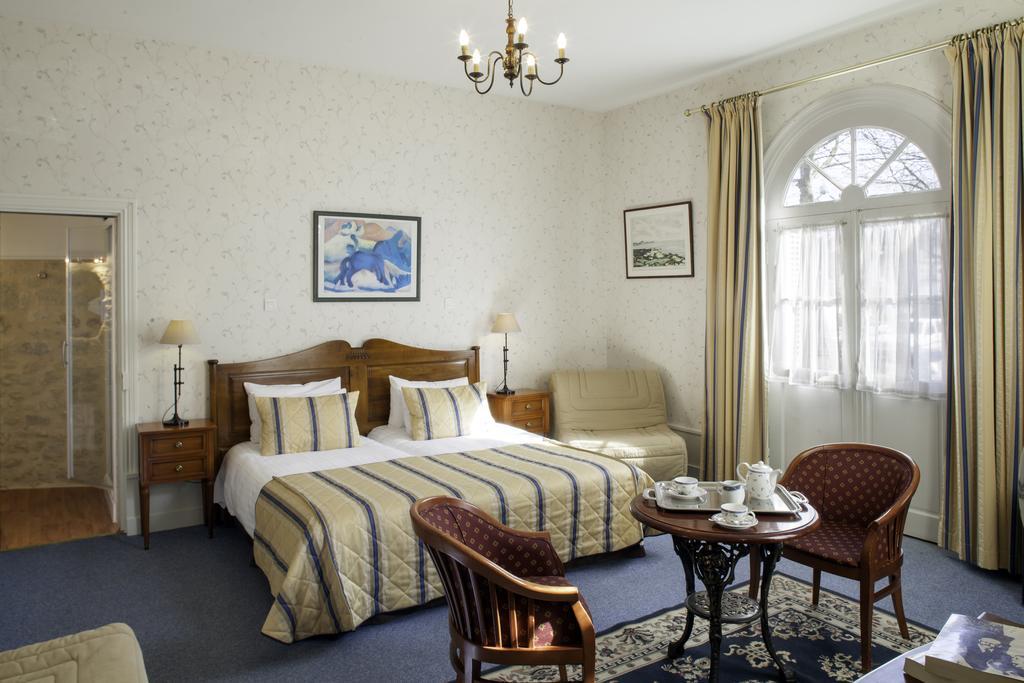 Hotel Le Plantagenet Chinon Exterior photo