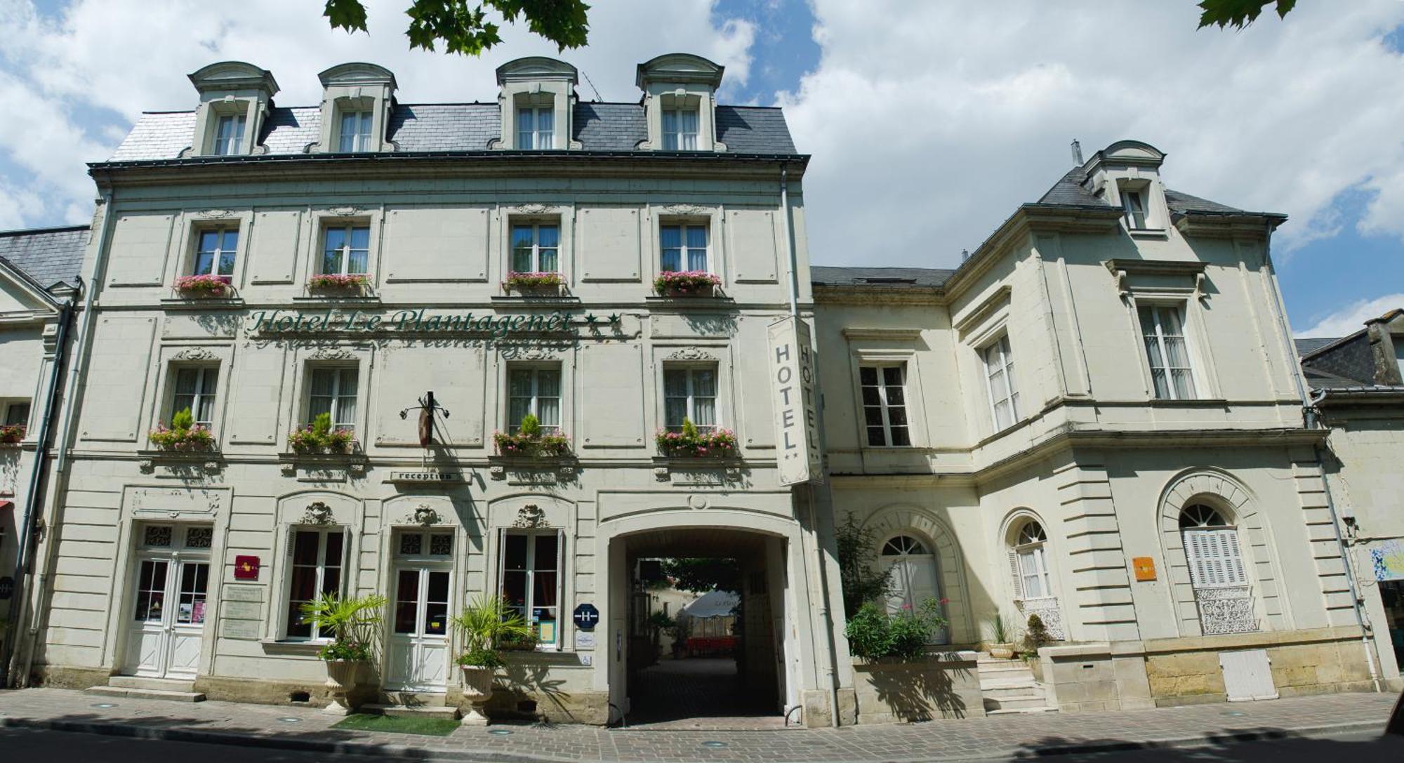 Hotel Le Plantagenet Chinon Exterior photo