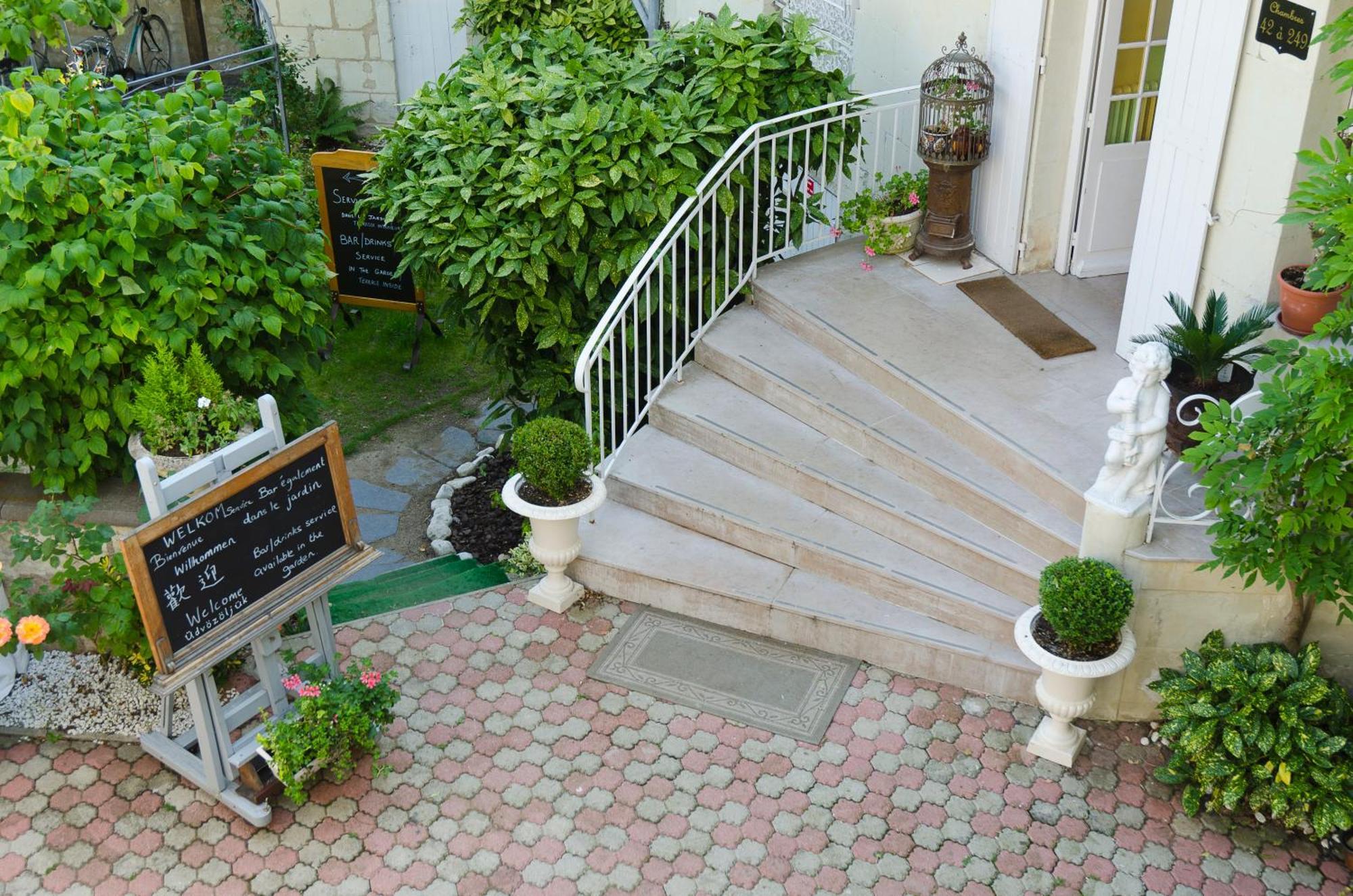 Hotel Le Plantagenet Chinon Exterior photo
