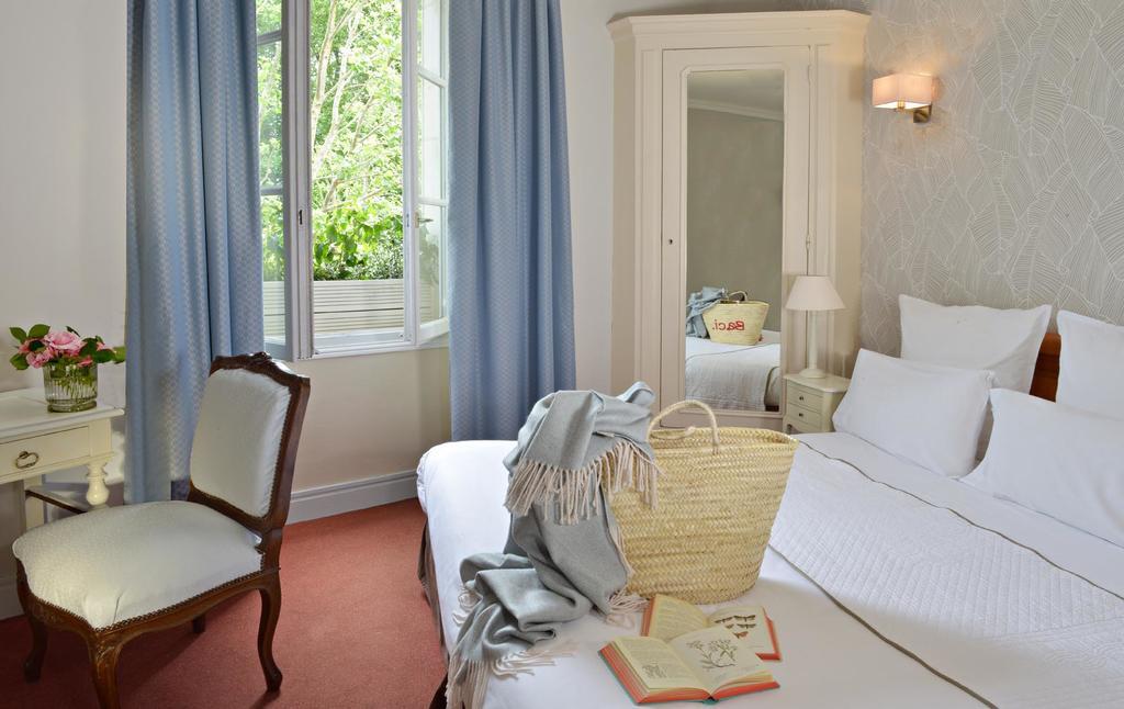 Hotel Le Plantagenet Chinon Exterior photo